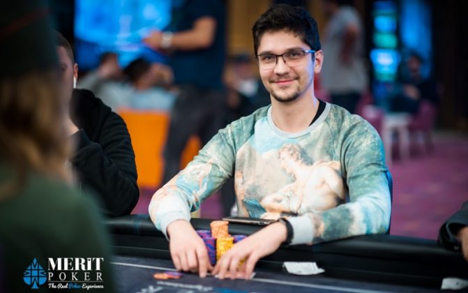 Cypr: Jakub Michalak wiceliderem stołu finałowego High Rollera Merit Poker Top Guns!