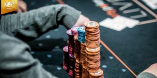 Oto prosta taktyka, która pomoże unikać trudnych spotów poker