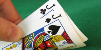 Jak grać z parą waletów? Odpowiedź może Cię zaskoczyć Jak grać z parą waletów?