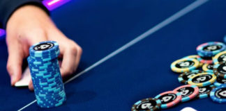 Jak rozgrywać niskie asy suited? Niskie asy suited