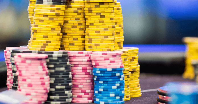 Overbetowanie z głębokim stackiem Overbetowanie z głębokim stackiem