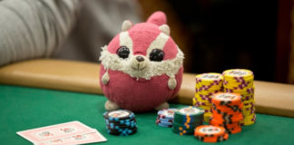 Iloma żetonami gra się w Main Evencie WSOP? ©Jamie Thomson/WSOP/Pokernews