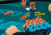 Powstrzymaj się od blefowania przeciwko rywalom, którzy zbyt rzadko foldują Blefowanie - kiedy powinniśmy się powstrzymać?