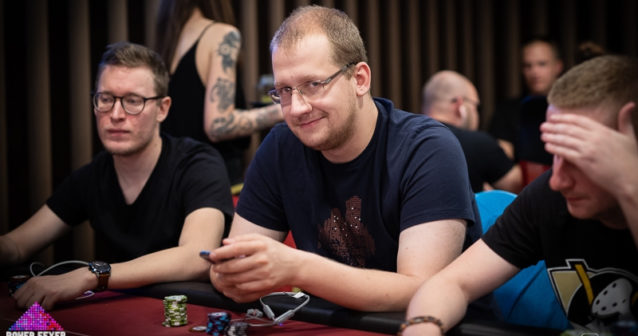 Poker Fever CUP: Dominacja Polaków w kolejnych dwóch flightach startowych Main Eventu