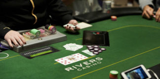 Dlaczego czasami warto zaczekać z dobrą ręką? Analiza rozdania - check z dobrą ręką