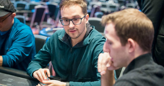 WSOP Europe: Kahle Burns i Julien Martini w czołówce eventu Short Deck