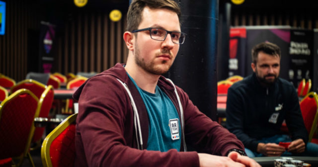 Poker Fever Series: Piotr Więcek drugi w High Rollerze! Dobry początek Main Eventu
