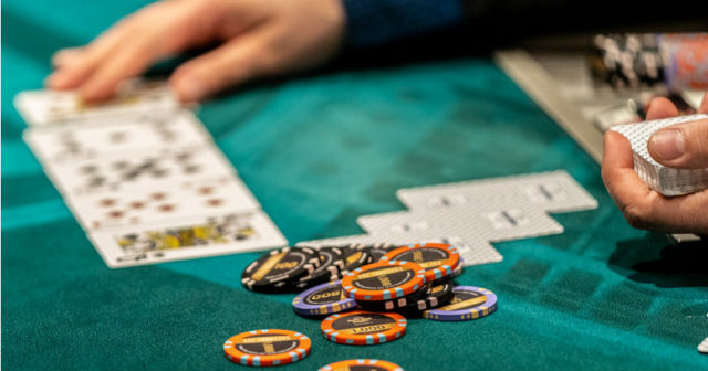 Odpowiadanie na niespodziewany lead bet po flopie (analiza rozdania)