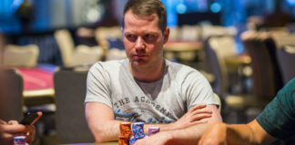 Jonathan Little przestrzega przed zbyt częstym foldowaniem Jonathan Little - zbyt częste foldowanie