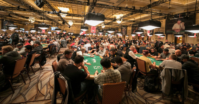 Turnieje na żywo i online Turnieje na żywo i online