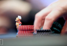 Jak grać na riverze, gdy agresor zaczeka na turnie? Probe bet na riverze