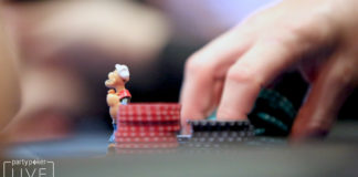 Jak grać na riverze, gdy agresor zaczeka na turnie? Probe bet na riverze