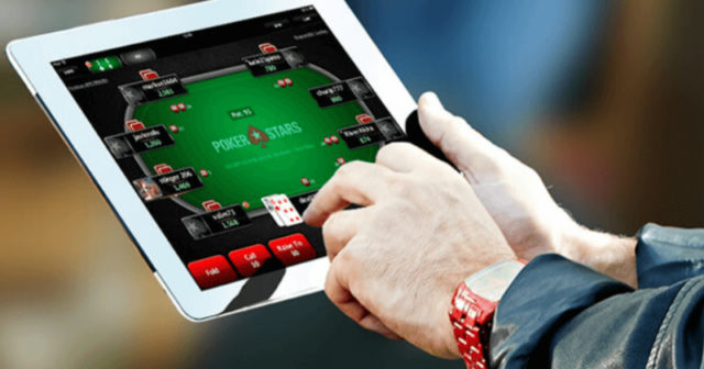Nie trać głowy podczas gry w pokera online (analiza rozdania)