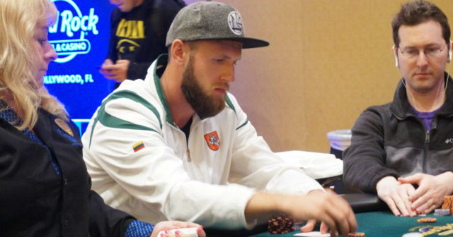 WSOP Online: Gediminas Uselis i Adnan Hacialioglu z bransoletkami