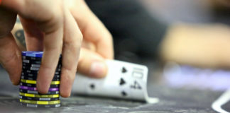 Gra przed flopem – zacznij miażdżyć z pozycji small blind Gra przed flopem - small blind