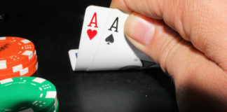 Pięć błędów, których musisz unikać z parą asów Pięć błędów z parą asów