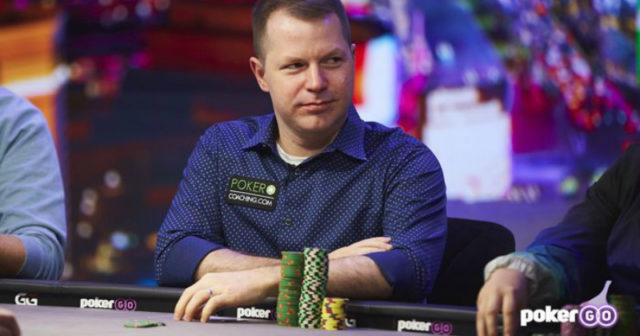 Pięć dużych rozdań z programu Poker After Dark