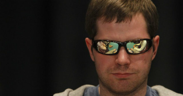 Jonathan Little o rozdaniu, w którym Charlie Carrel chciał wyblefować miliardera