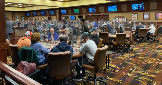 Las Vegas – poker roomy już bez obowiązkowych maseczek i przedziałek