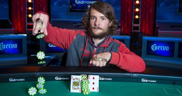 Dalibor Dula triumfuje w evencie Freezeout No-Limit Holdem!