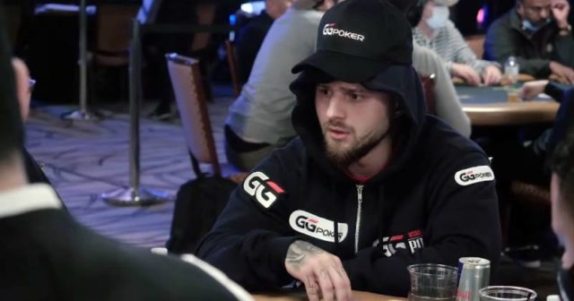 Main Event WSOP: Roller coaster Amadeusza „Ferrari” Roślika. Moneymaker wysoko!
