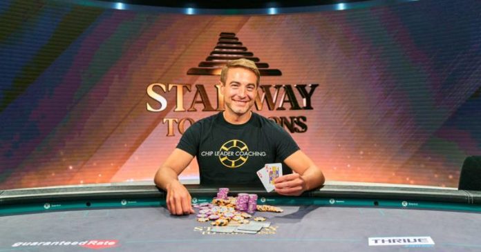 Zdjęcie Chance'a Kornutha po zwycięstwie w turnieju Stairway to Millions