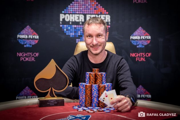 Kto wygrał turniej główny Poker Fever Series?