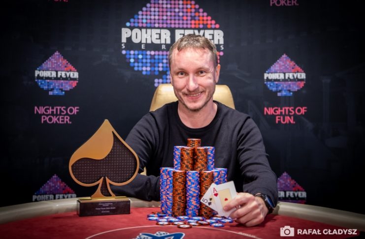 Kto wygrał turniej główny Poker Fever Series?