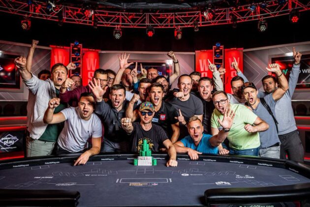 [VIDEO] „Mazurek Dąbrowskiego” na WSOP – Marcin „Góral” Horecki odbiera złotą bransoletkę!