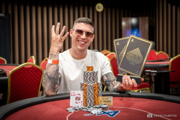 Poker Fever Series: Adam Siwicki przechodzi do historii!